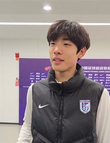  國青歸來上演中超首秀，朱鵬宇：感覺很好，場上大哥們很支持我