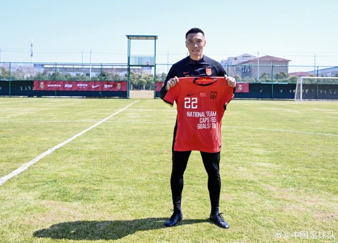  向退役的前國家隊球員于大寶表達(dá)感謝、送上祝福