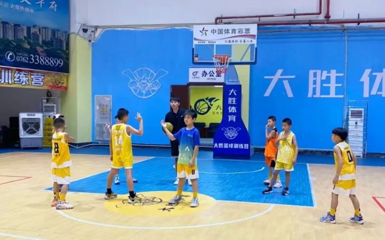  廣東河源體彩少兒籃球培訓(xùn)班：結(jié)營(yíng)不散場(chǎng)，夢(mèng)想正啟航