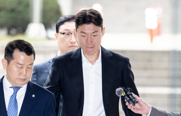  韓國國腳黃義助非法拍攝不雅視頻，一審被判有期徒刑1年緩刑2年！