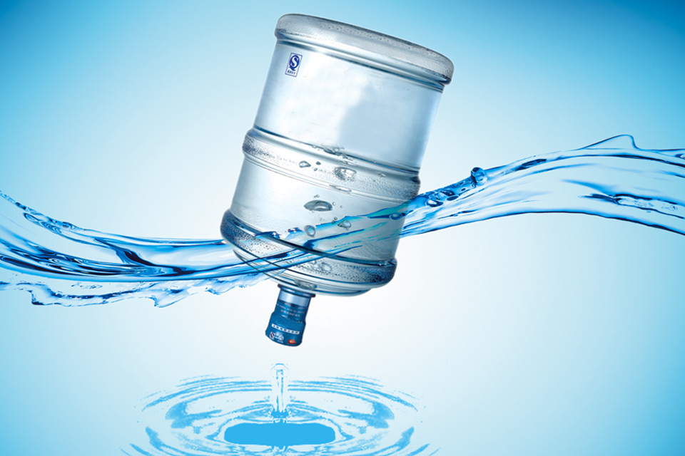 你在辦公室里喝的是桶裝水還是直飲水？